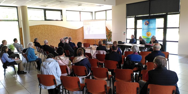 Une réunion publique fructueuse